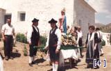 Procesión (vecinos ataviados con trajes típicos)